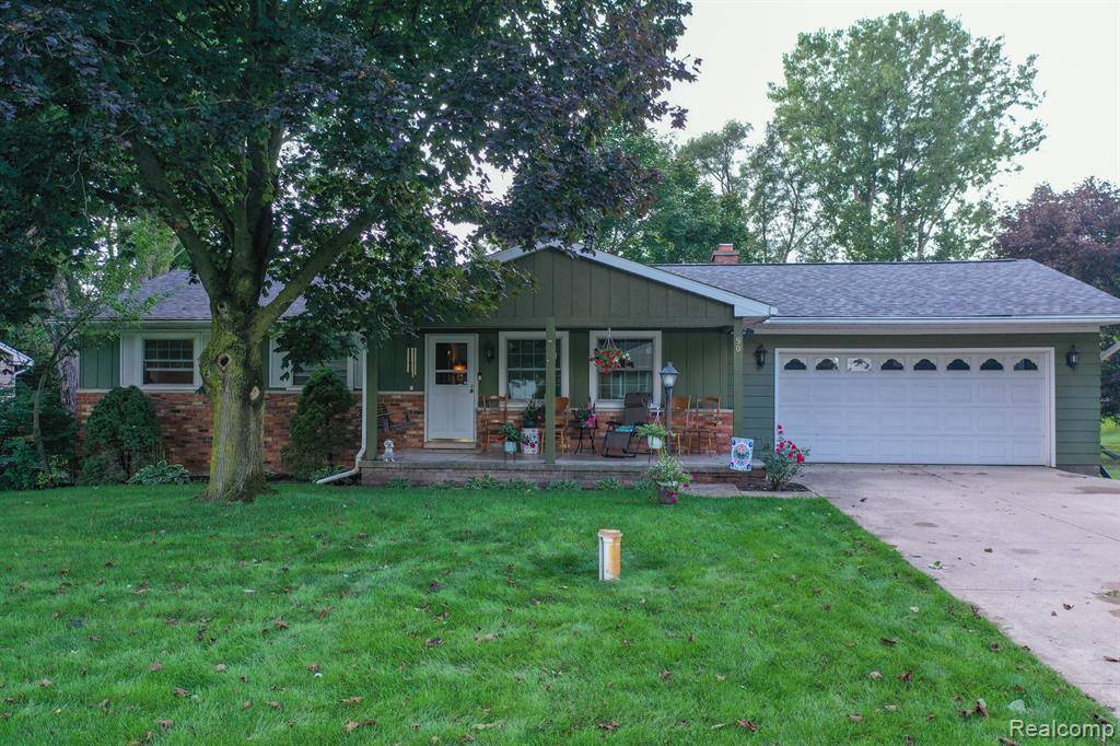 50 Meadowview Drive, Oceola Township, MI 48843