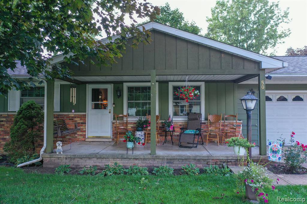 50 Meadowview Drive, Oceola Township, MI 48843