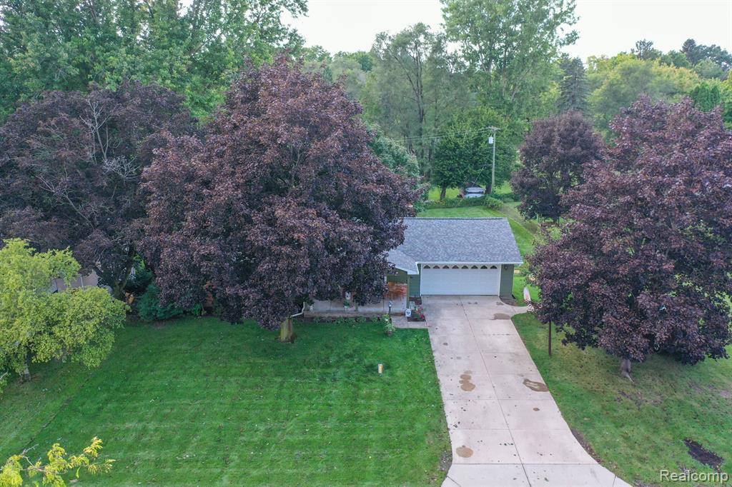 50 Meadowview Drive, Oceola Township, MI 48843