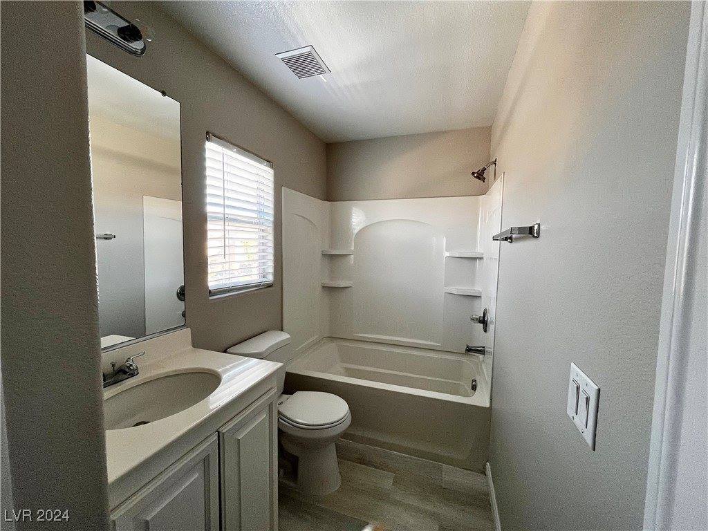 7244 Early Pioneer Avenue, Las Vegas, NV 89129