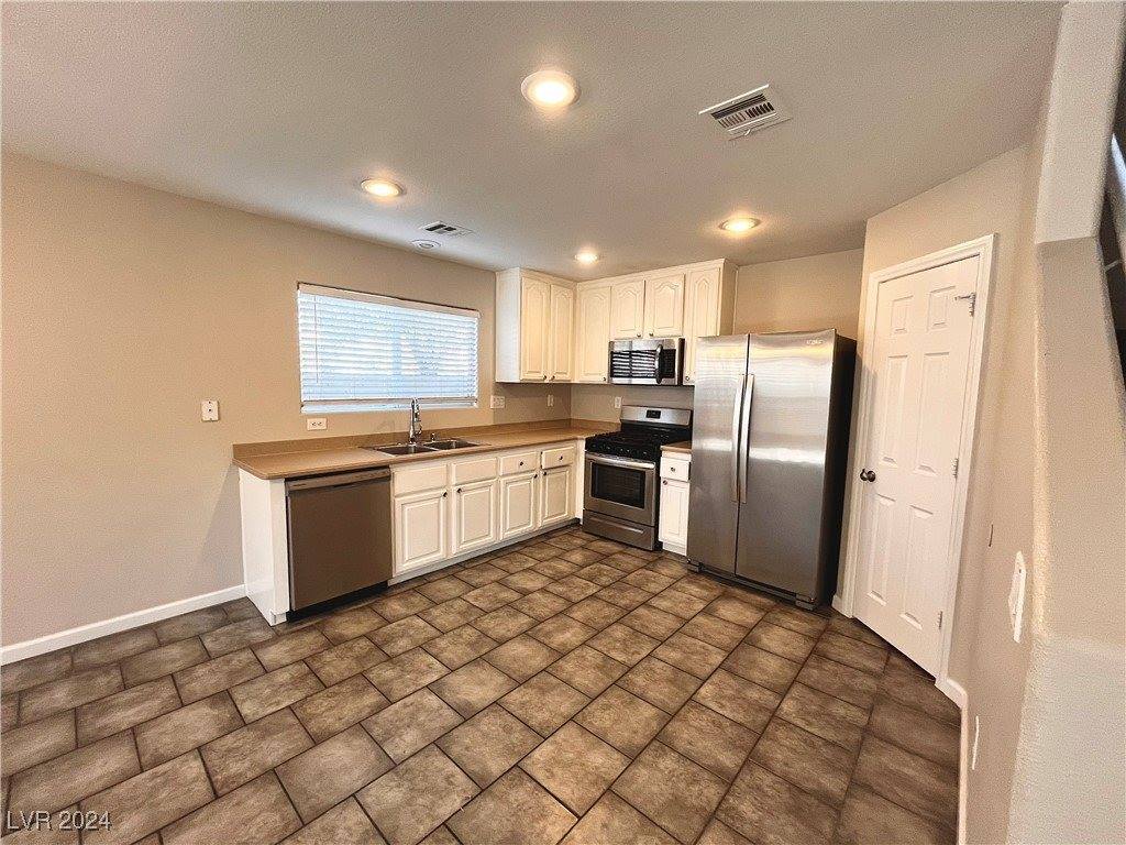 7244 Early Pioneer Avenue, Las Vegas, NV 89129