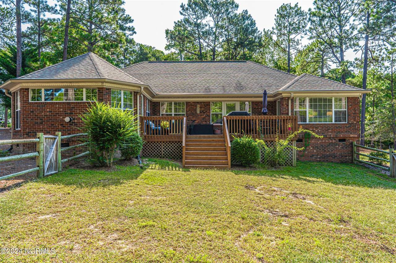 106 Banbridge Drive, West End, NC 27376