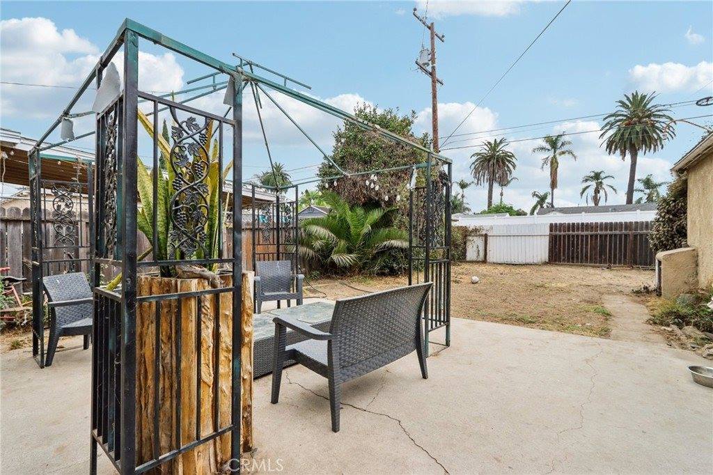 2236 San Francisco Avenue, Long Beach, CA 90806