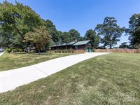 5412 Beam Lake Drive, Charlotte, NC 28216