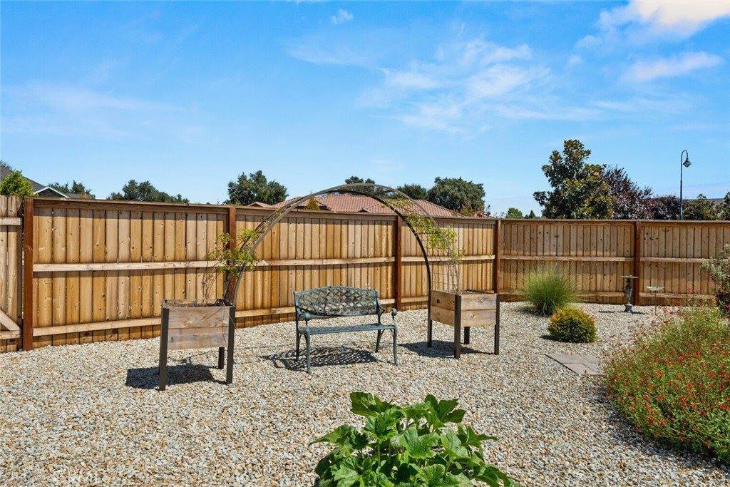 11 Rose Garden Court, Chico, CA 95973