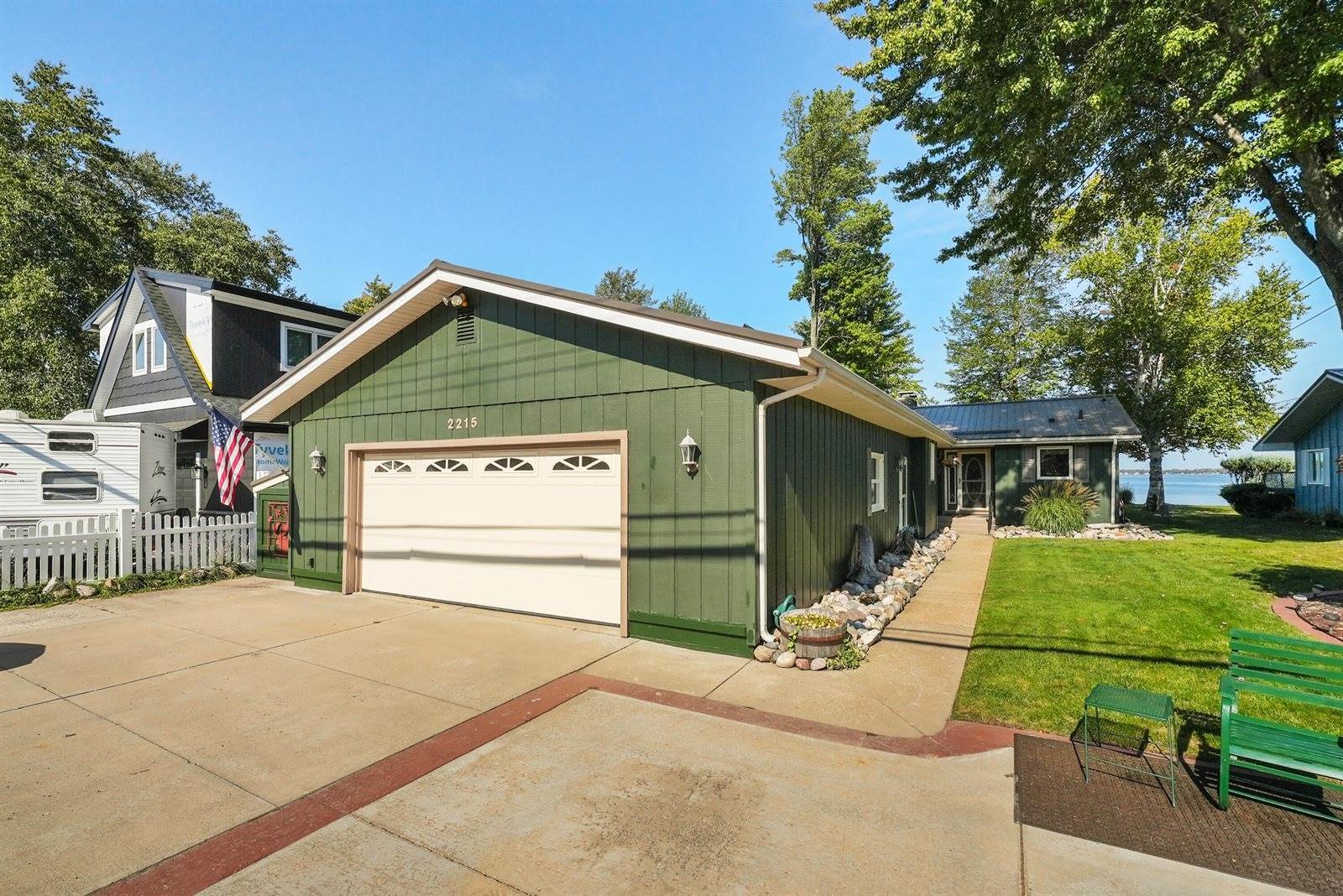 2215 Long Point Drive, Houghton Lake, MI 48629