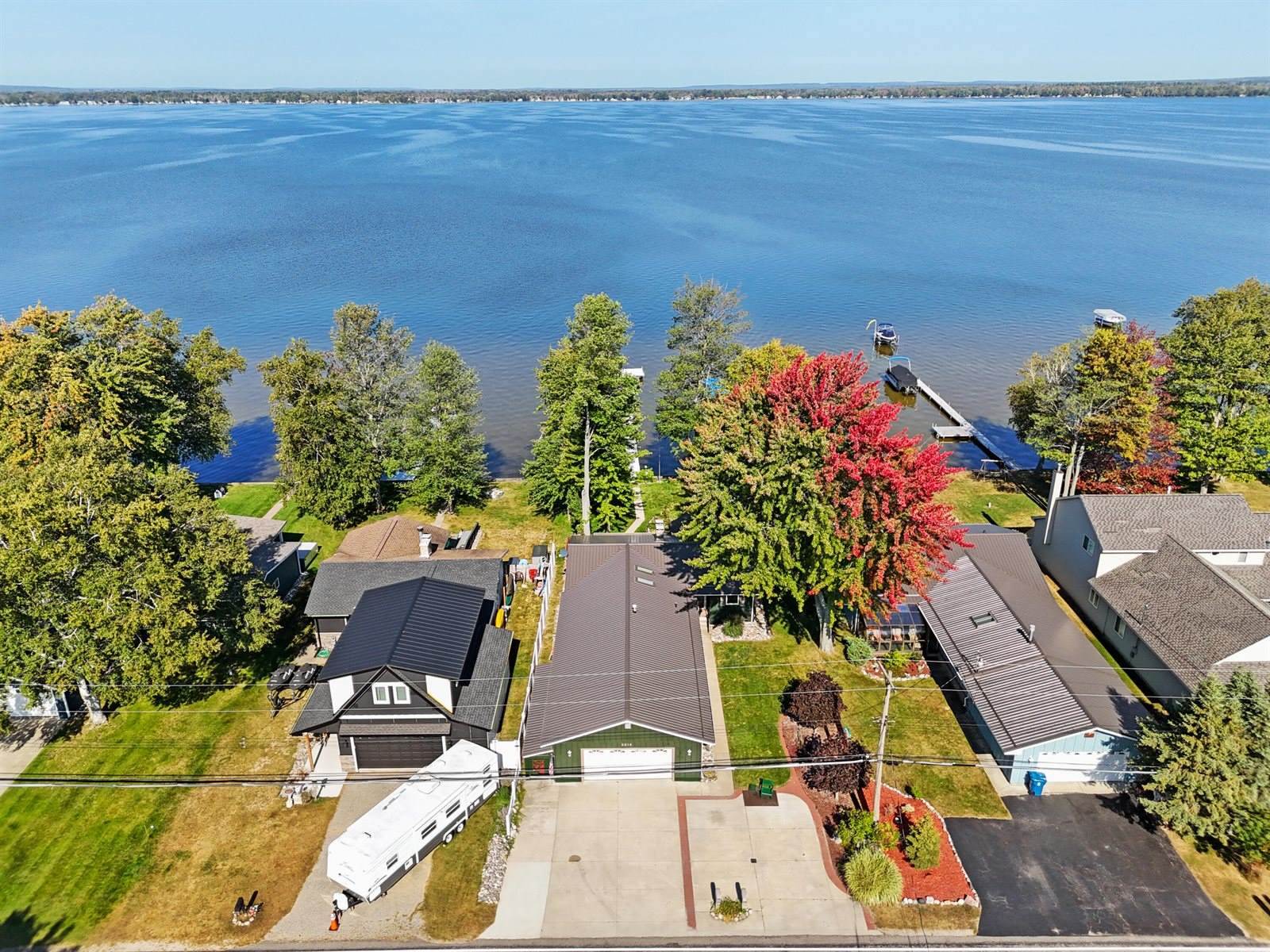 2215 Long Point Drive, Houghton Lake, MI 48629