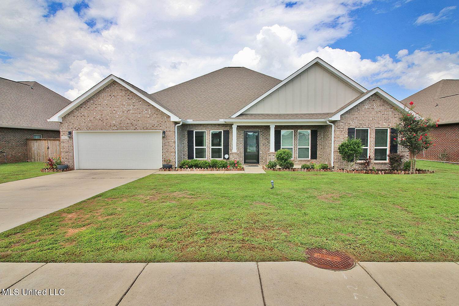 6621 Sugarcane Circle, Ocean Springs, MS 39564