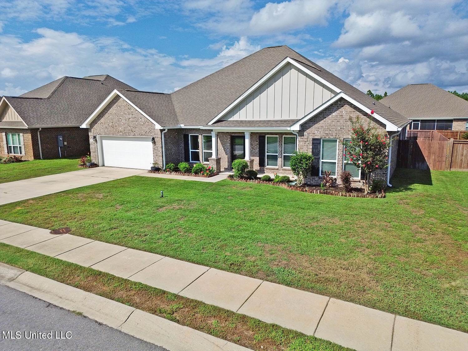 6621 Sugarcane Circle, Ocean Springs, MS 39564