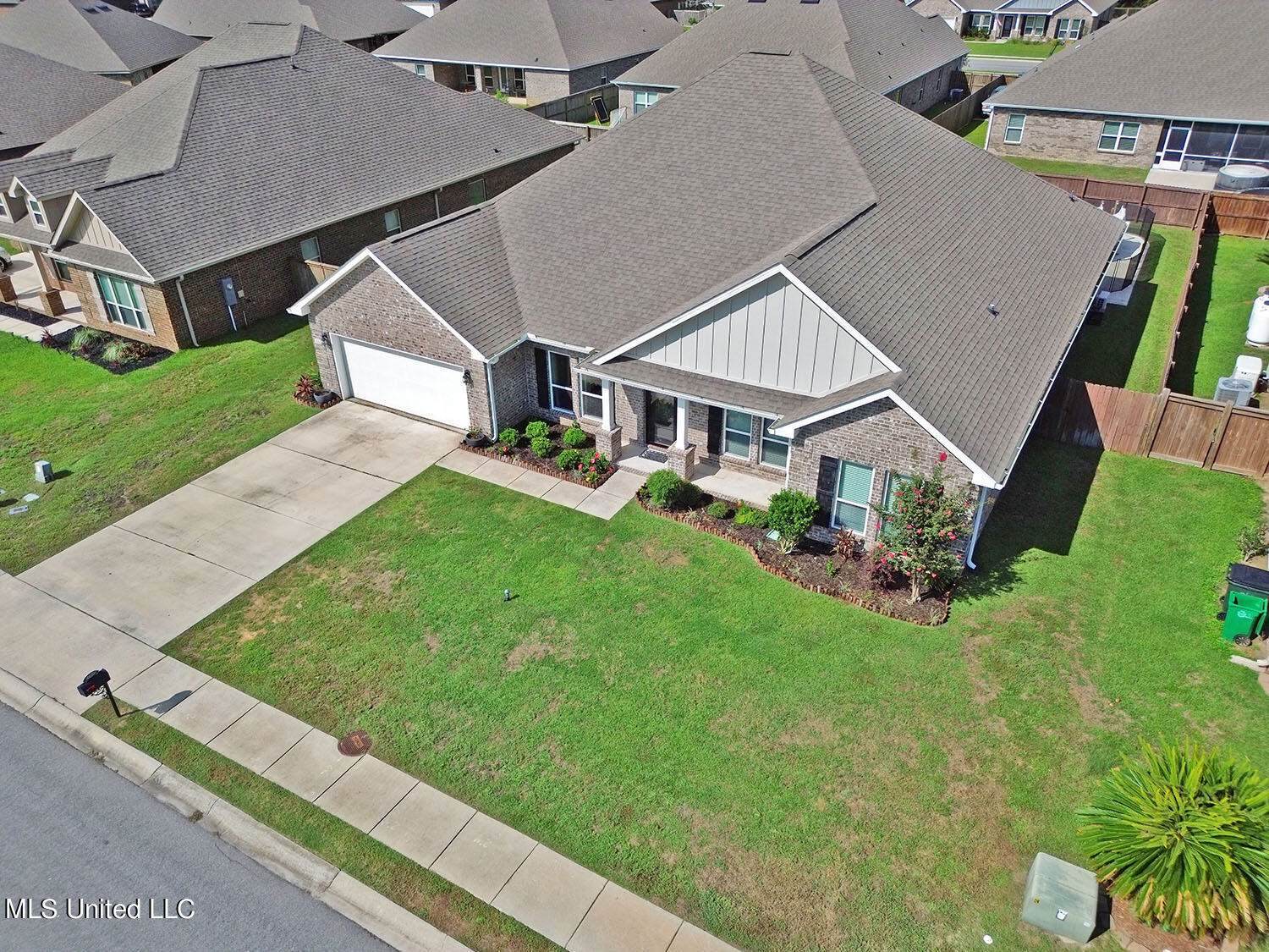 6621 Sugarcane Circle, Ocean Springs, MS 39564