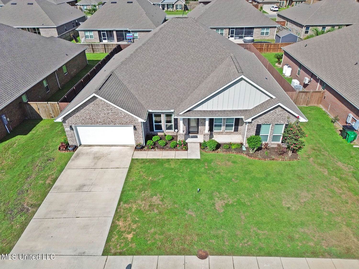 6621 Sugarcane Circle, Ocean Springs, MS 39564