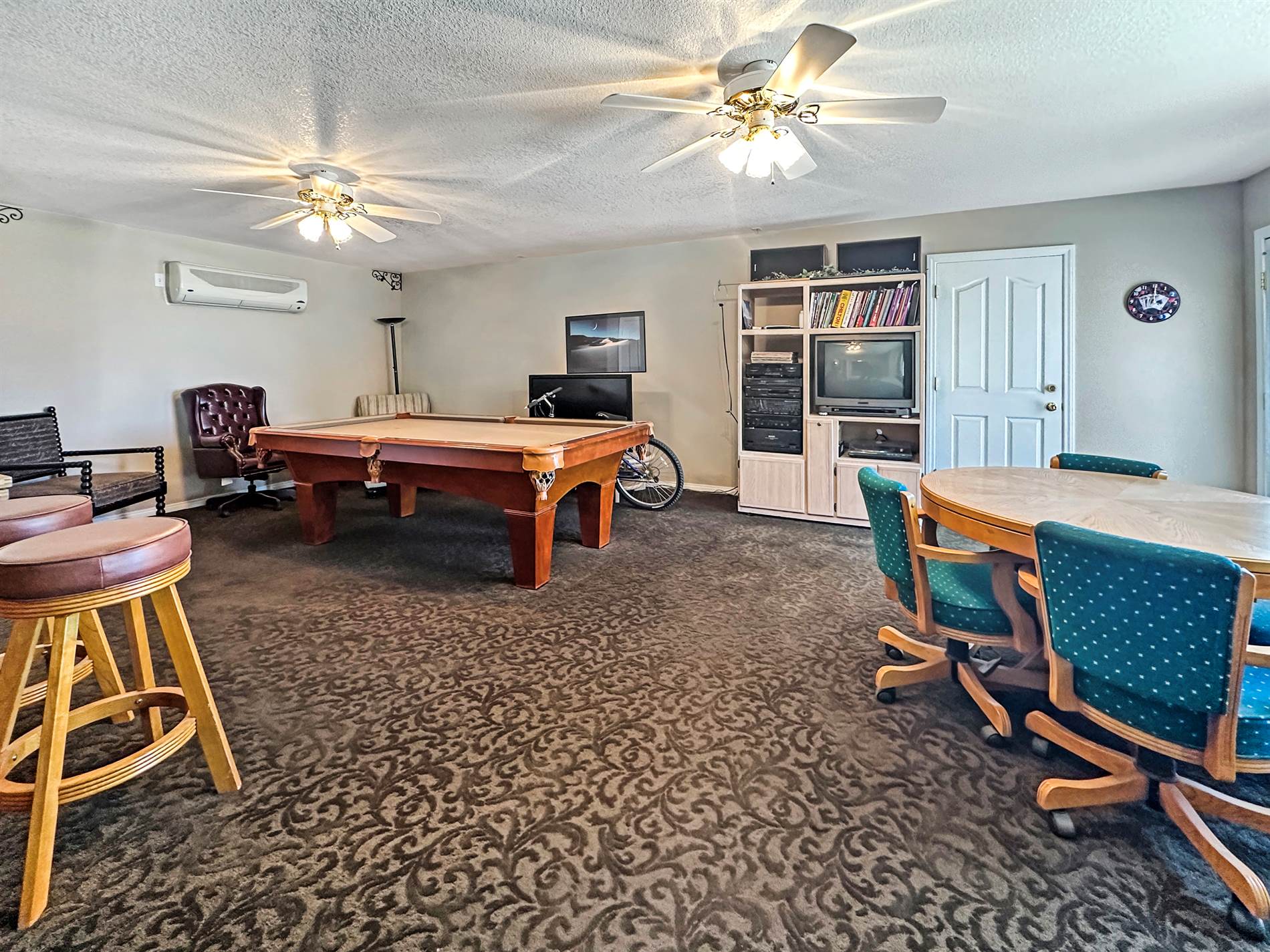 9928 Desmond Drive, Oak Hills, CA 92344