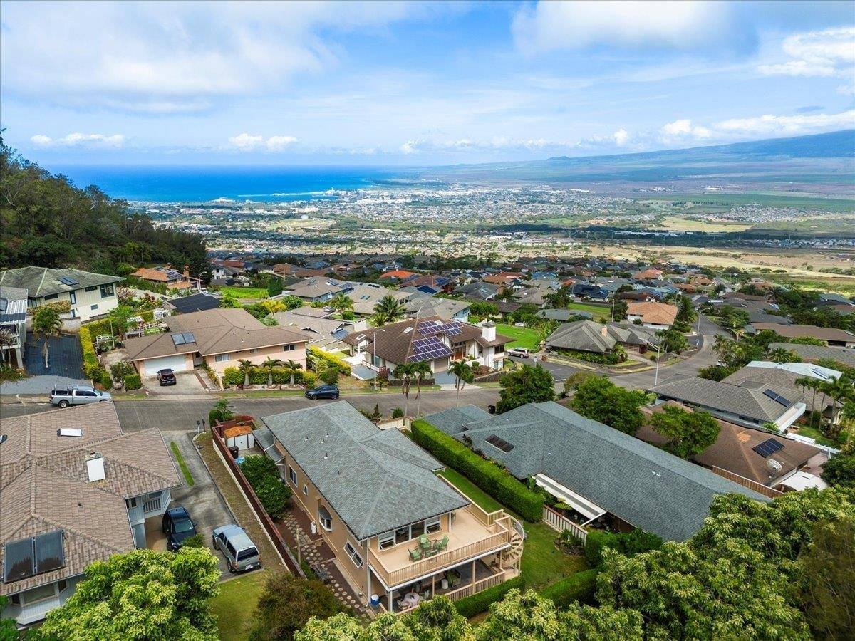 535 Kuikahi Dr, Wailuku, HI 96793