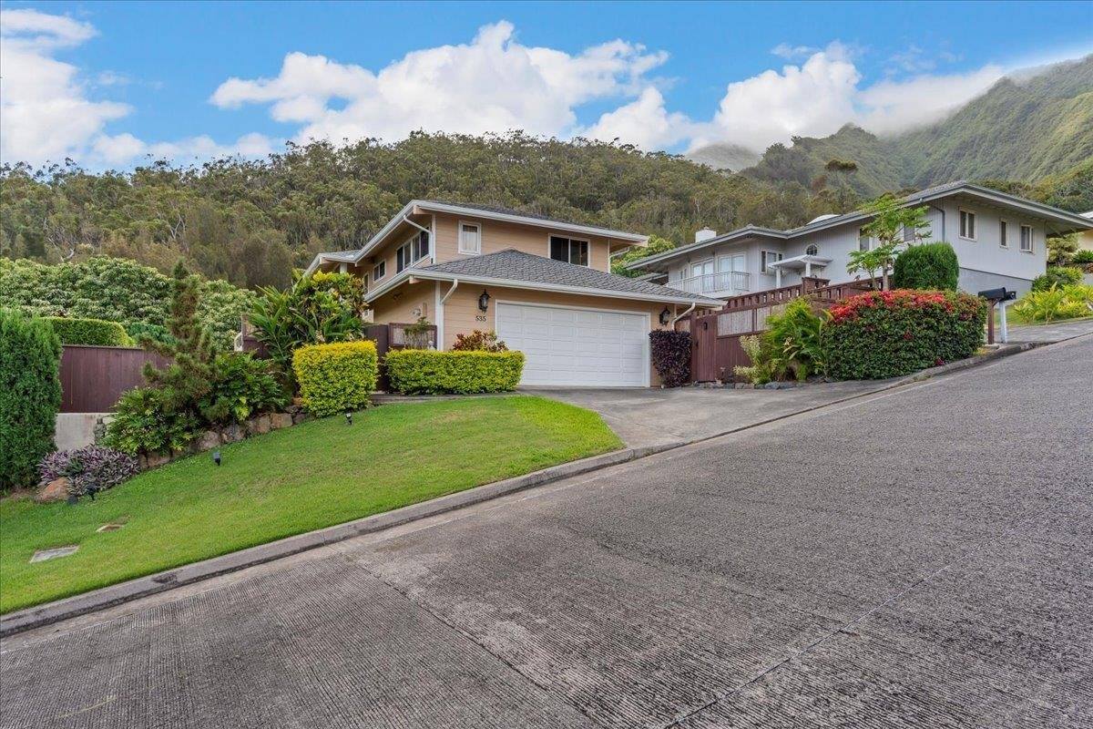 535 Kuikahi Dr, Wailuku, HI 96793