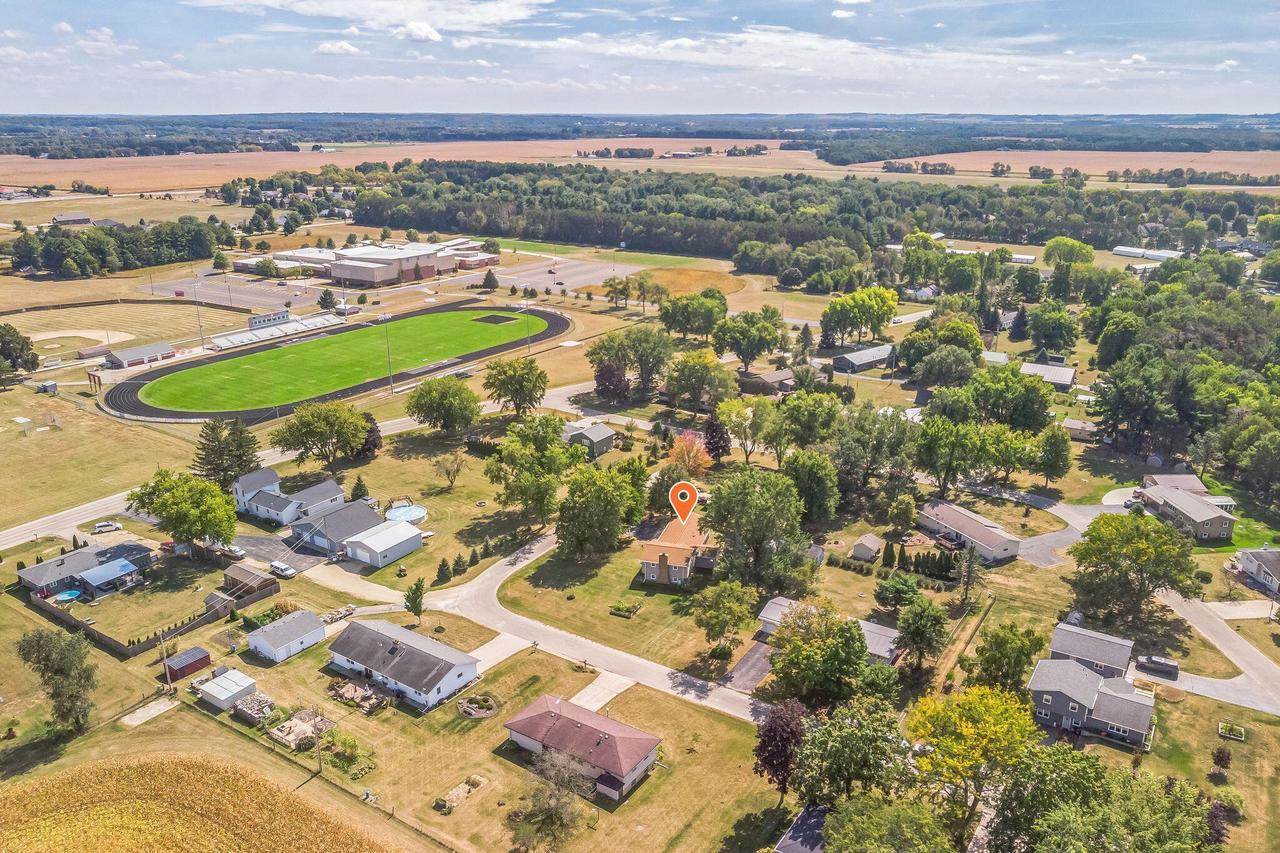 W594 Theresa Ct., Brodhead, WI 53520