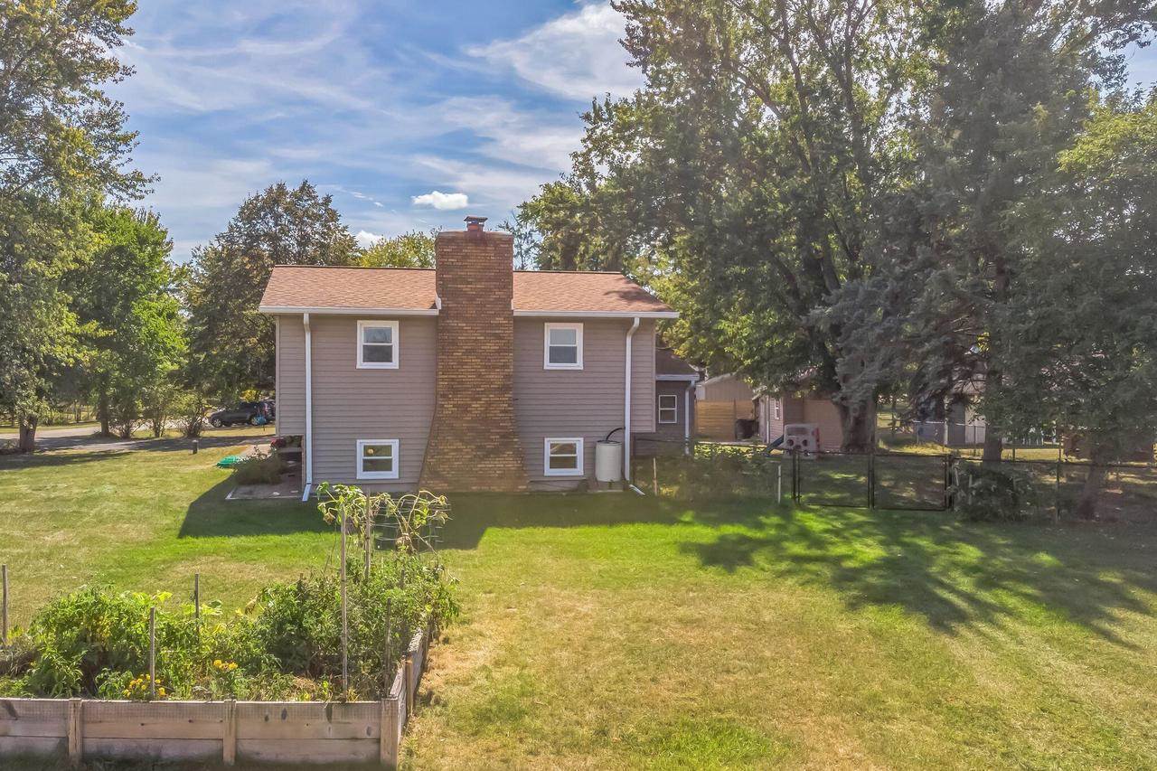 W594 Theresa Ct., Brodhead, WI 53520