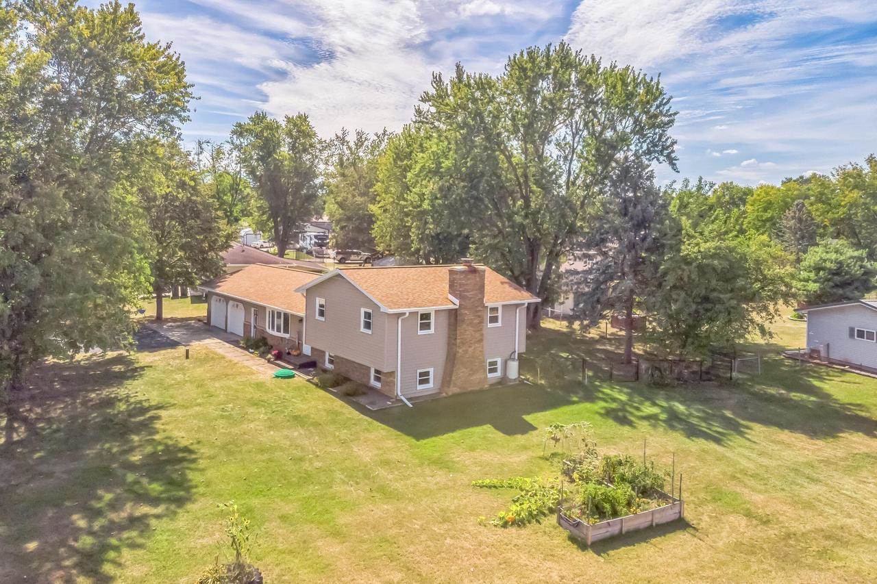 W594 Theresa Ct., Brodhead, WI 53520