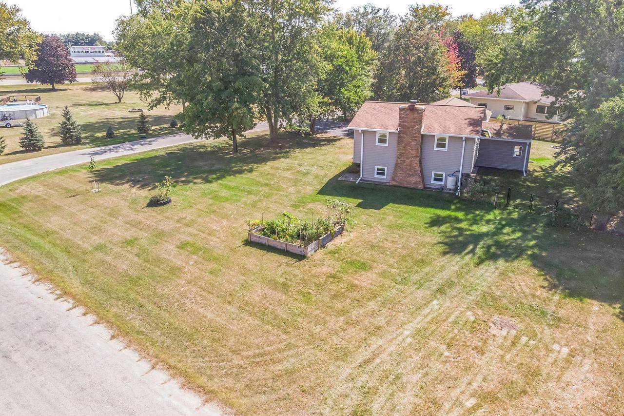 W594 Theresa Ct., Brodhead, WI 53520