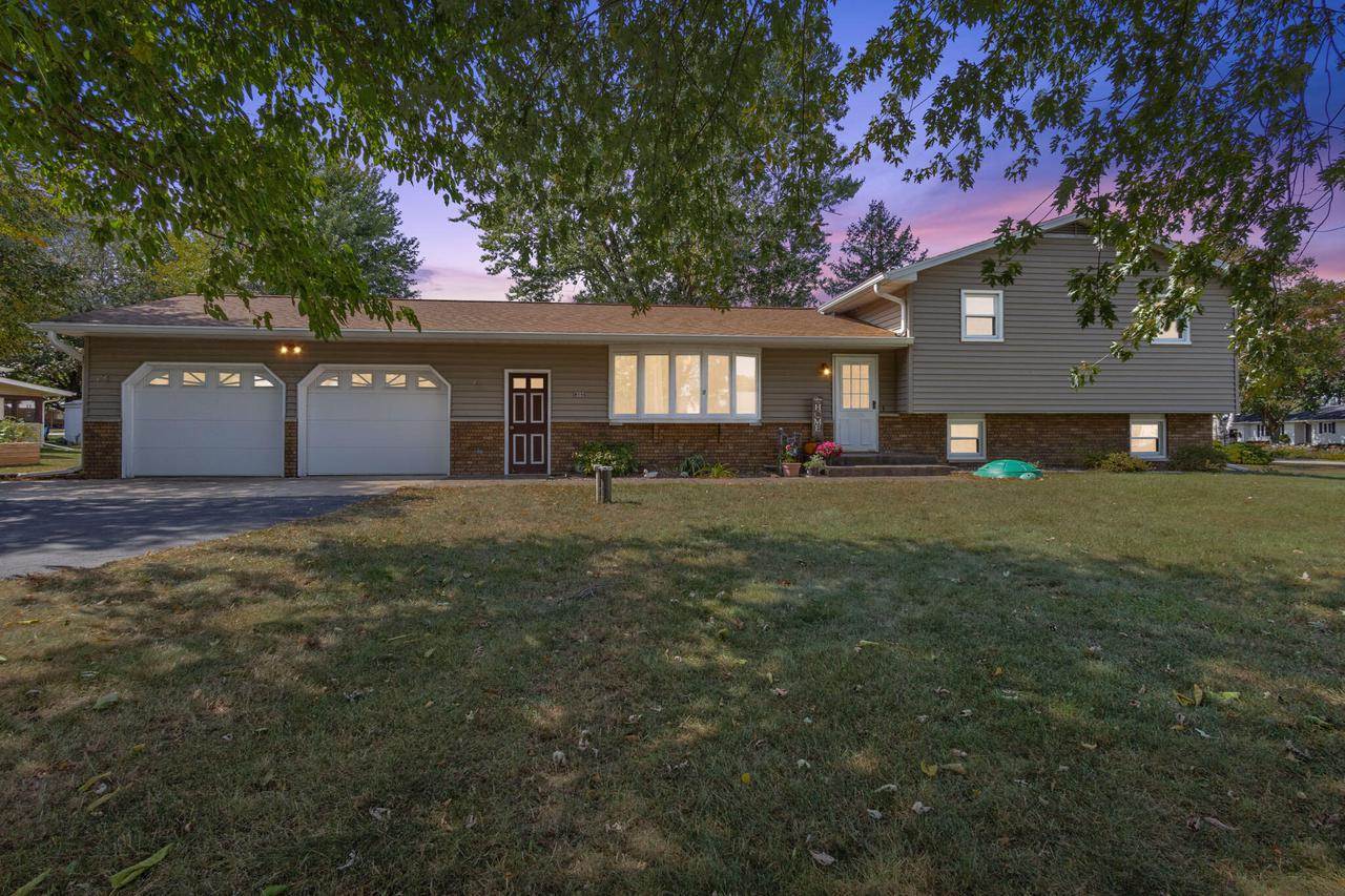 W594 Theresa Ct., Brodhead, WI 53520