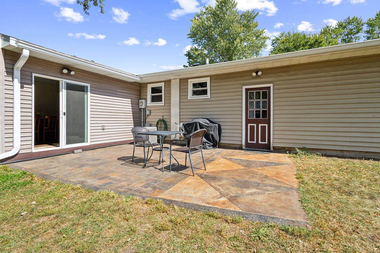 W594 Theresa Ct., Brodhead, WI 53520