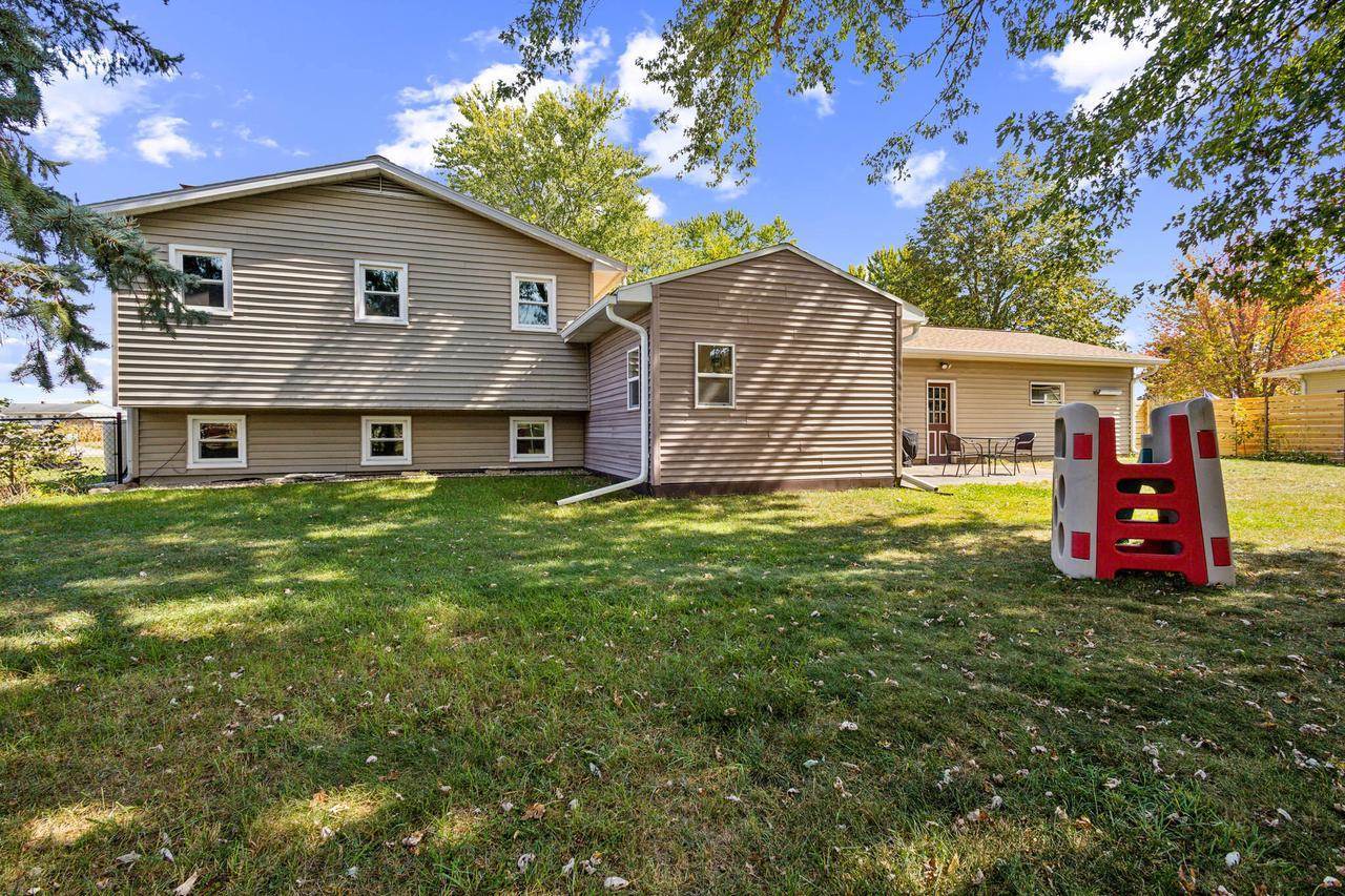 W594 Theresa Ct., Brodhead, WI 53520