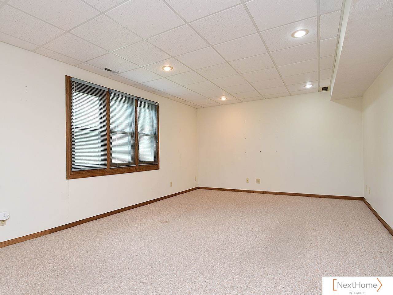 6100 Tennyson Circle, Lincoln, NE 68516