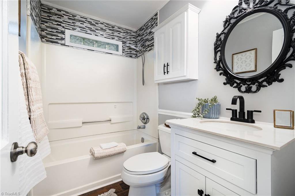 4323 Harvard Avenue, Greensboro, NC 27407