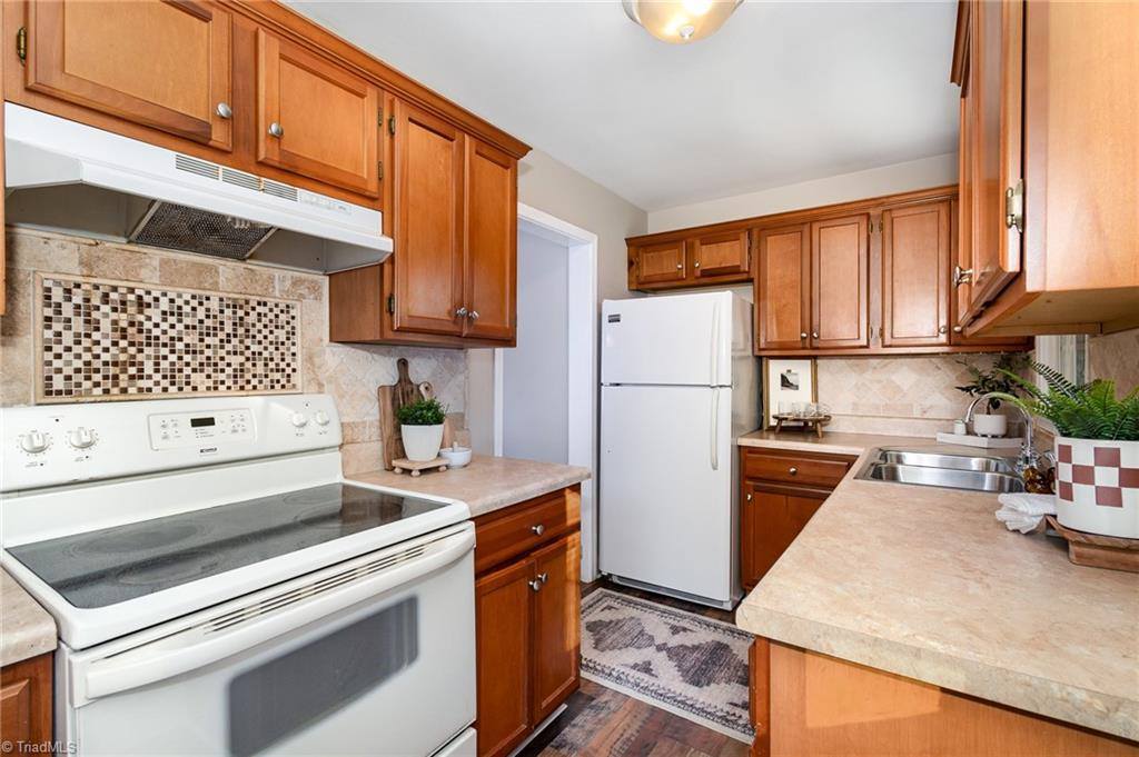 4323 Harvard Avenue, Greensboro, NC 27407