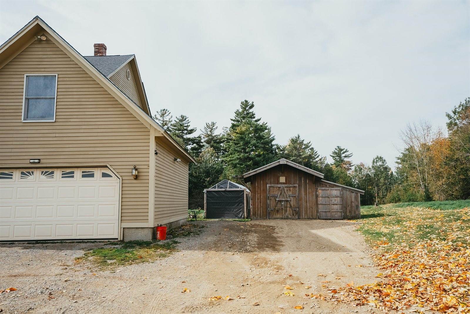 80 Gilbert Road, Dexter, ME 04930