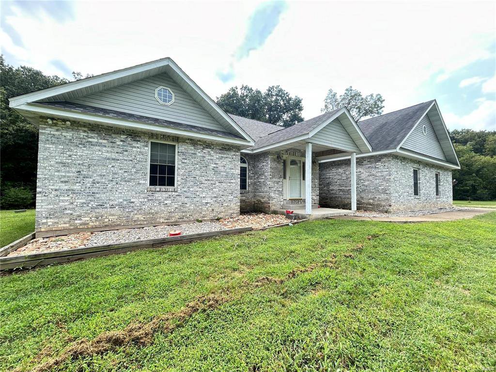 21032 Harlan Ln, St. Robert, MO 65584