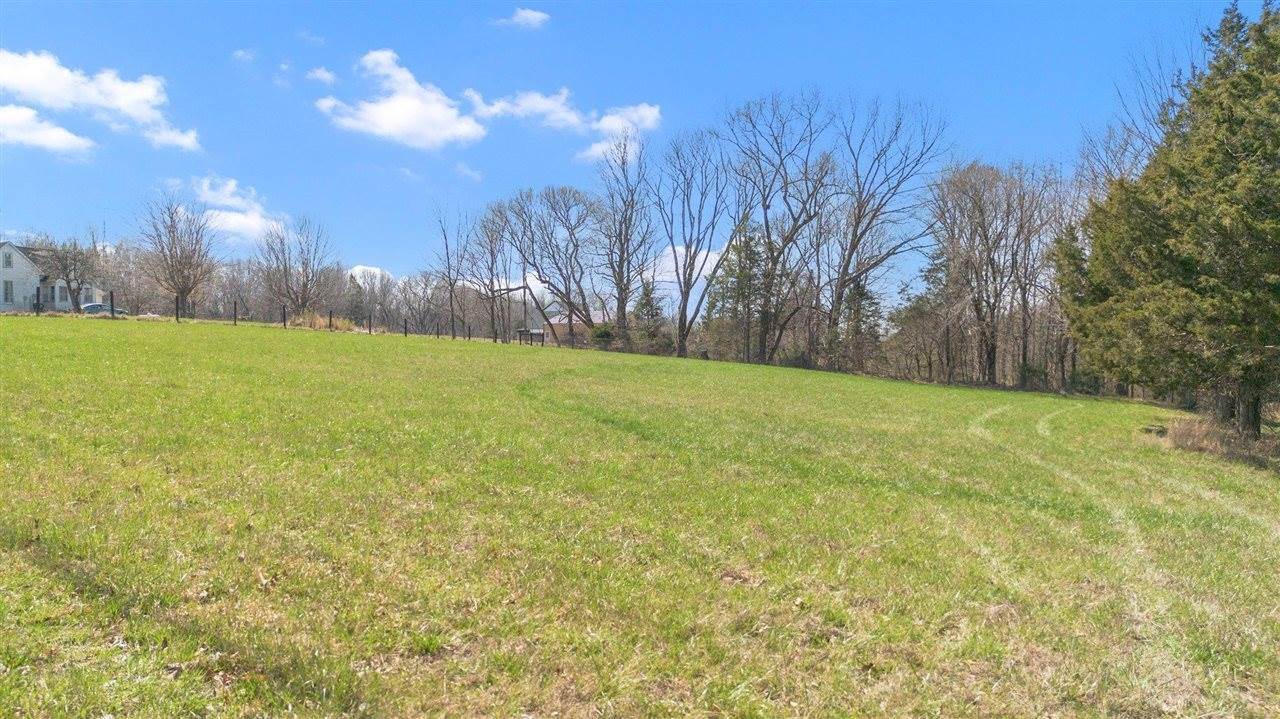 9351 Bowling Green Road, Scottsville, KY 42164