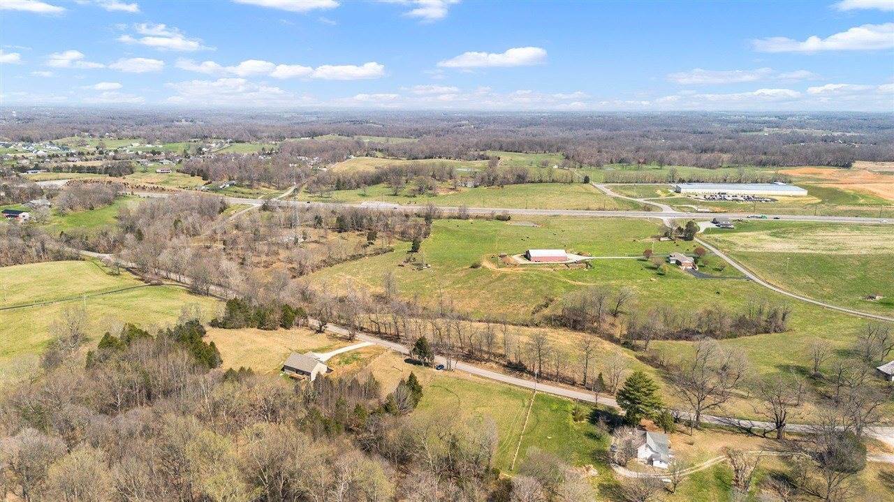 9351 Bowling Green Road, Scottsville, KY 42164