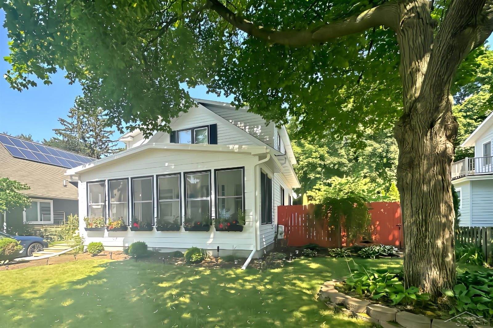 1020 E Park Drive, Midland, MI 48640