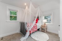 1020 E Park Drive, Midland, MI 48640