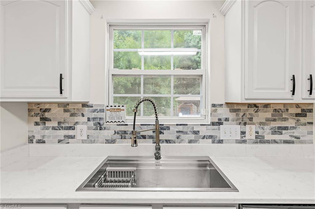 3015 Canterbury Park Drive, Winston-Salem, NC 27127