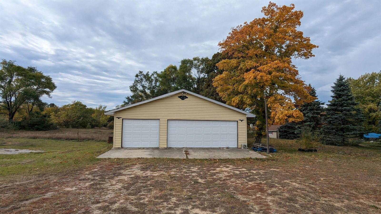 2019 Lenz Road, Ludington, MI 49431