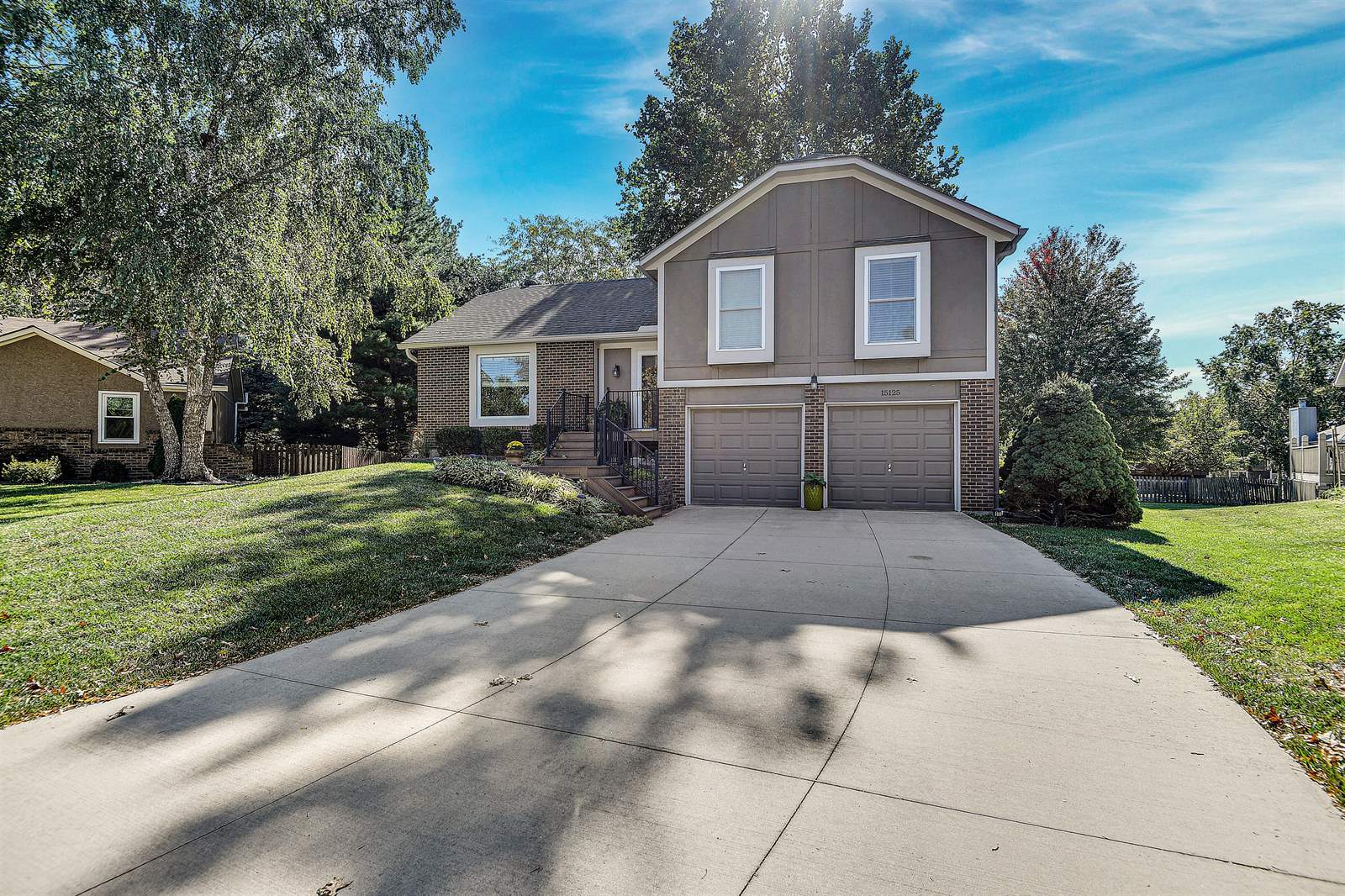 15125 S. Blackfeather Drive, Olathe, KS 66062