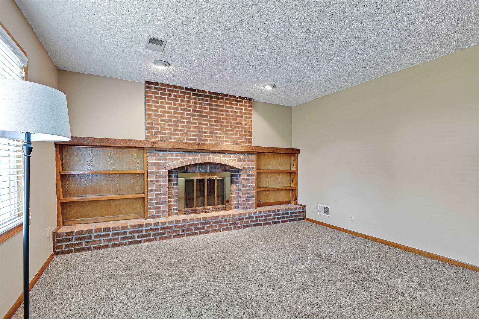 15125 S. Blackfeather Drive, Olathe, KS 66062