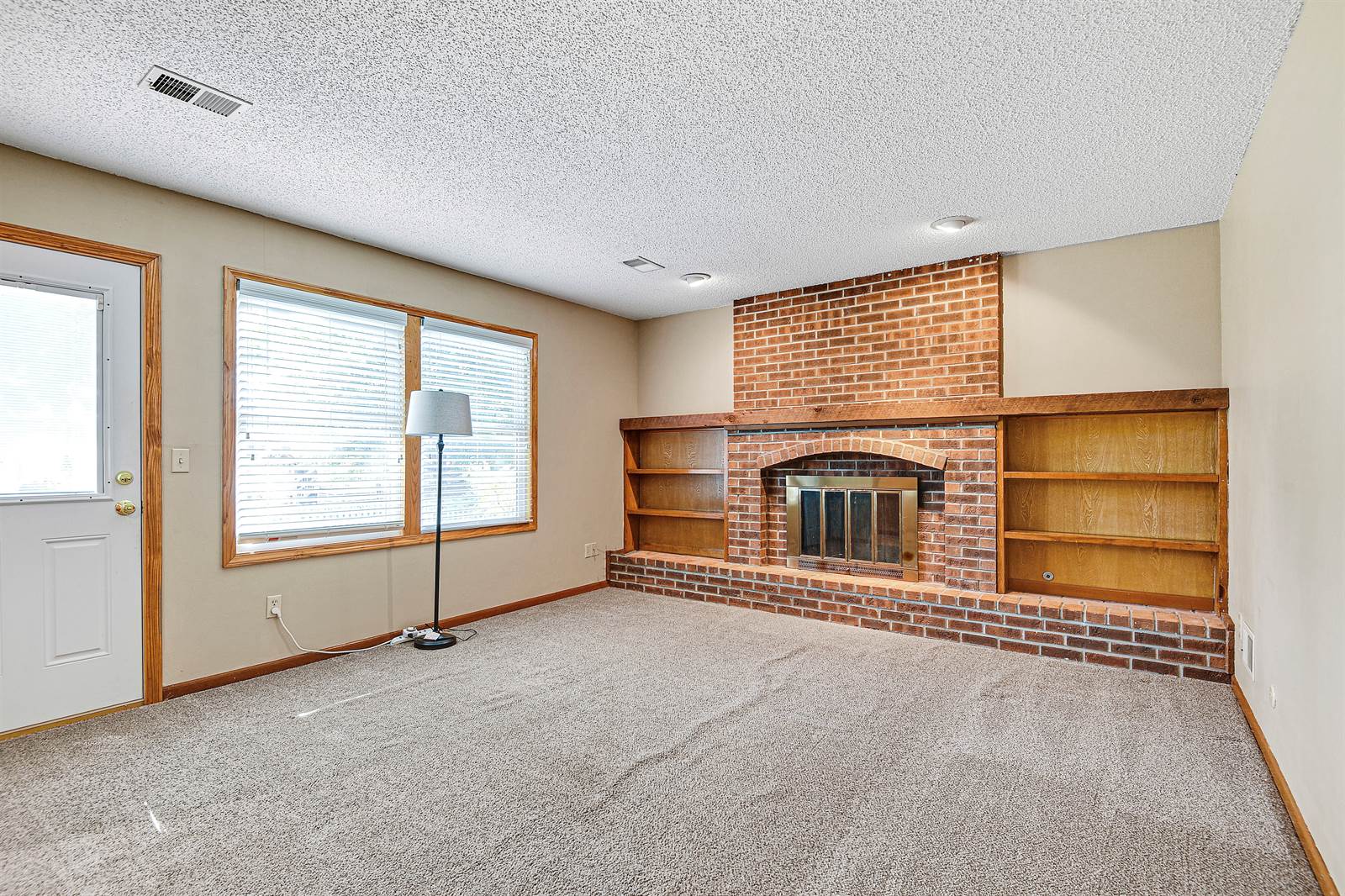 15125 S. Blackfeather Drive, Olathe, KS 66062