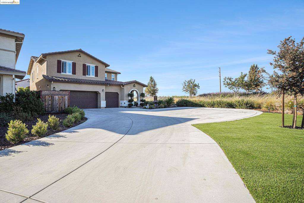 649 Marathon Dr, Oakley, CA 94561