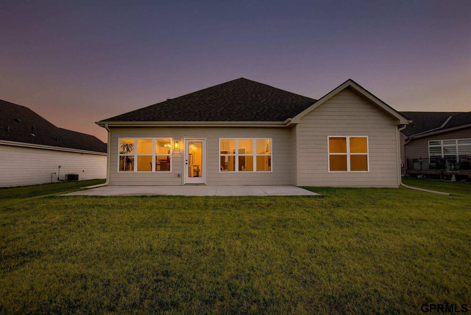 12360 Horizon Street, Papillion, NE 68046