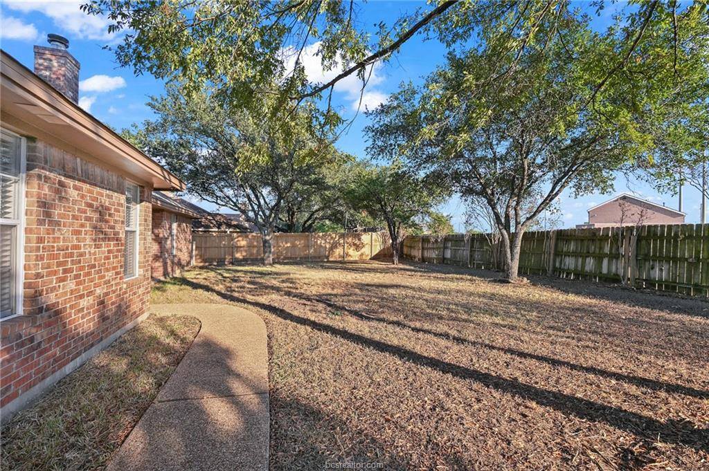 2302 South Pioneer Trail, Bryan, TX 77808