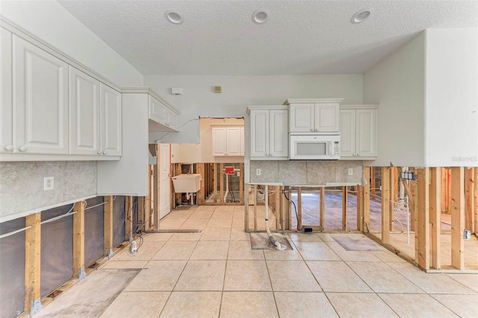 2278 Vintage Street, Sarasota, FL 34240