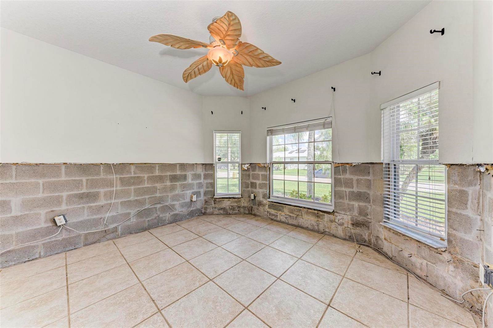 2278 Vintage Street, Sarasota, FL 34240