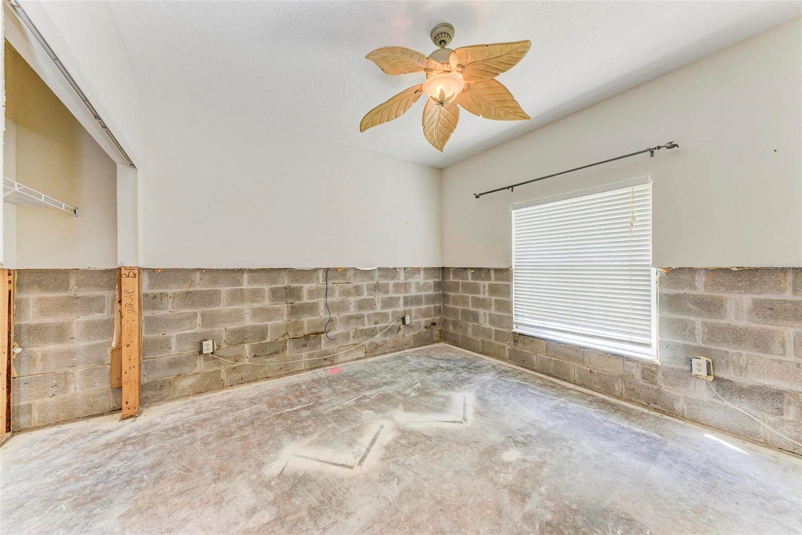 2278 Vintage Street, Sarasota, FL 34240