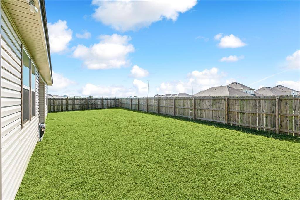 1833 East Lakeshore Landing Drive, Slidell, LA 70461