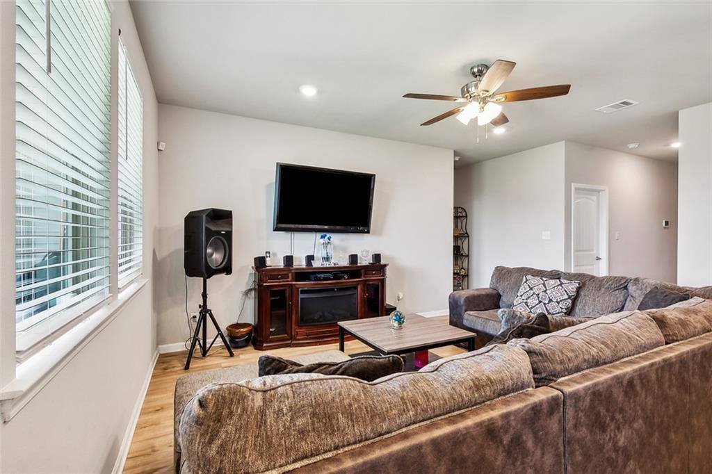 1833 East Lakeshore Landing Drive, Slidell, LA 70461