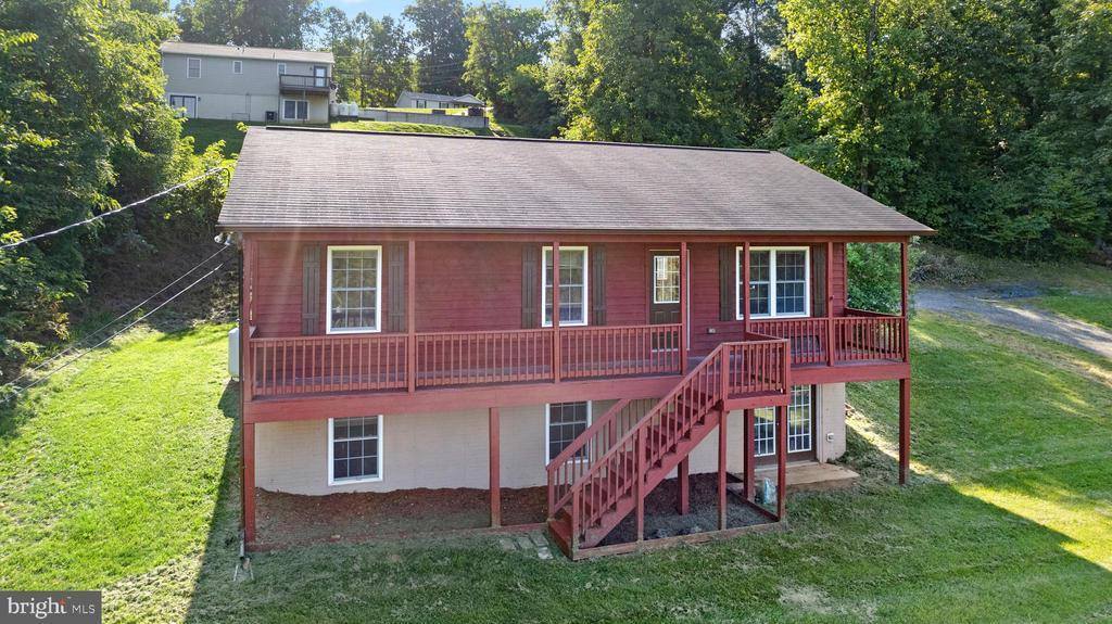 115 Lookout Point Way, Linden, VA 22642