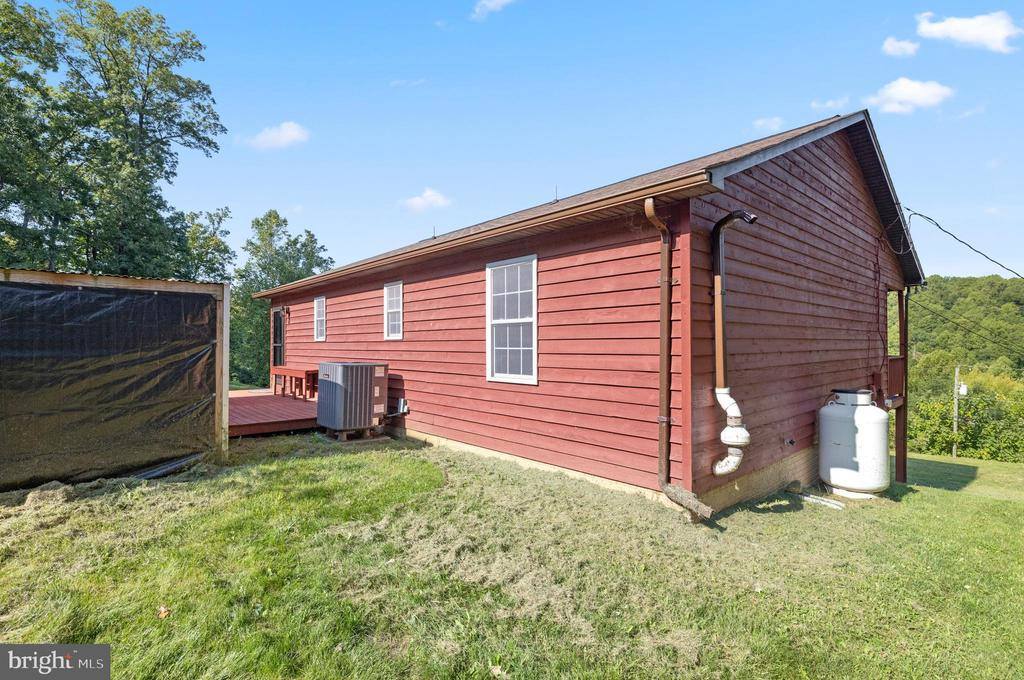 115 Lookout Point Way, Linden, VA 22642