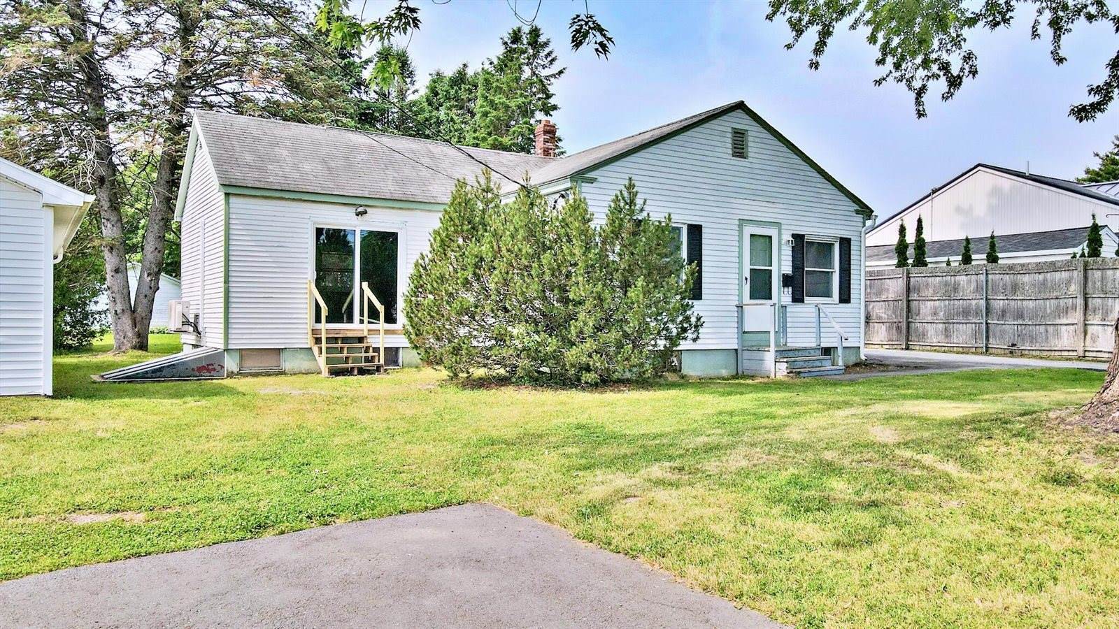 26 Wood Street, Bangor, ME 04401